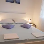 In With Two-bedrooms 3 Lopar
