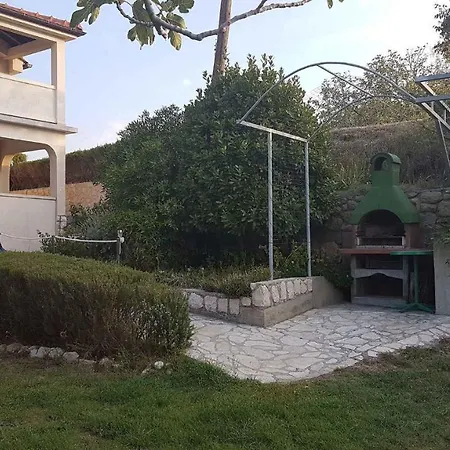 Apartament In With Two-bedrooms 3 Lopar
