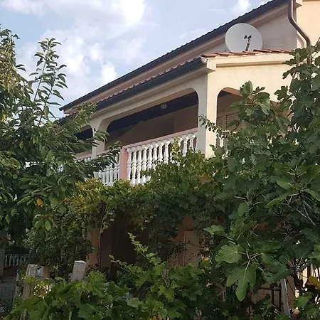 In With Two-bedrooms 3 Lopar