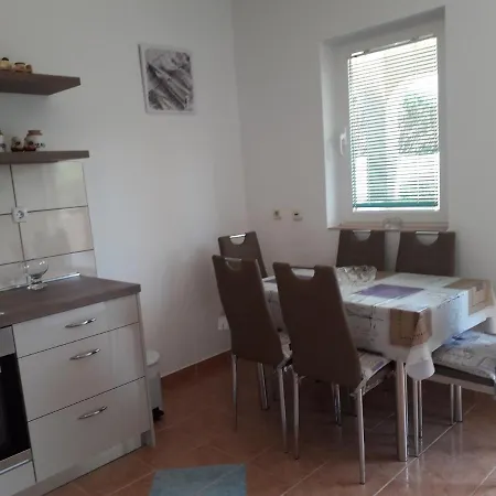 Apartament In With Two-bedrooms 3 Lopar